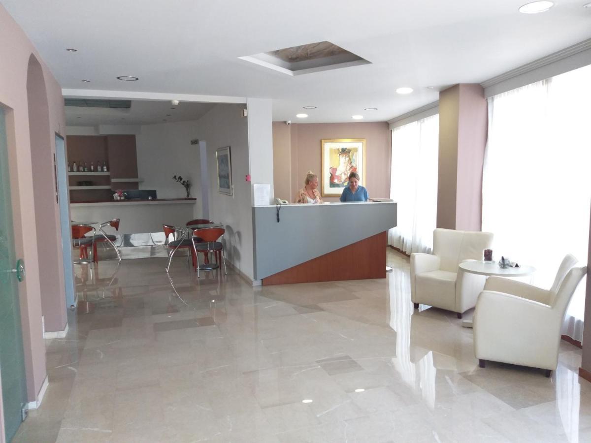 Apollo Hotel Atene Esterno foto